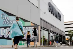 Six teens arrested at South Bay mall in Dorchester