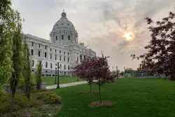 Debate on unemployment benefits for school workers derails key MN budget piece